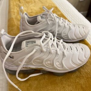 Nike Air VaporMax Plus Sneakers, White/Silver, New